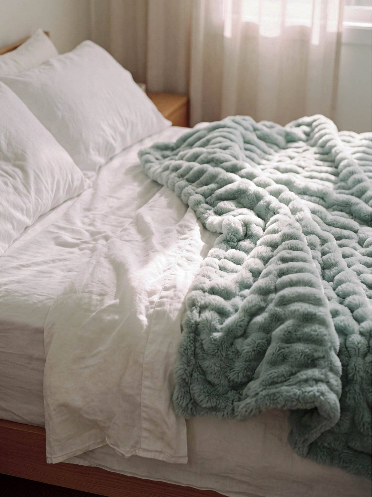 Comfrt Dreamer Blanket – Medium | Ultra-Soft Oversized Plush Blanket