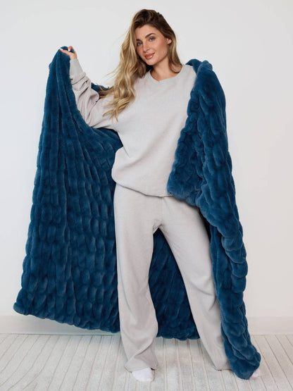 Comfrt Dreamer Blanket – Medium | Ultra-Soft Oversized Plush Blanket