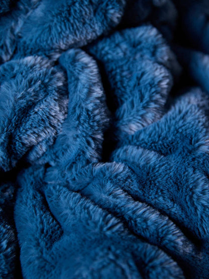 Comfrt Dreamer Blanket – Medium | Ultra-Soft Oversized Plush Blanket