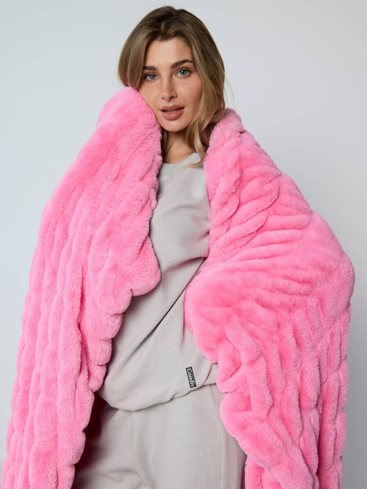 Comfrt Dreamer Blanket – Medium | Ultra-Soft Oversized Plush Blanket